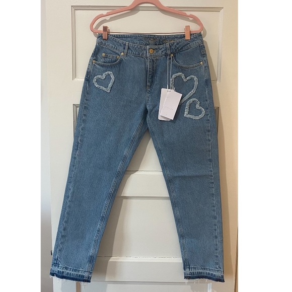 Escada Sport Sexy Boyfriend Jeans Frayed Hem Heart Patch Size 36 US 6 - Picture 4 of 11